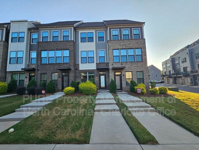 Foto del edificio - 608 Uwharrie River Rd