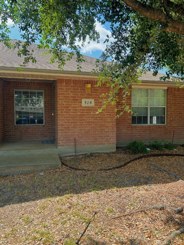Building Photo - 928 Crepe Myrtle St