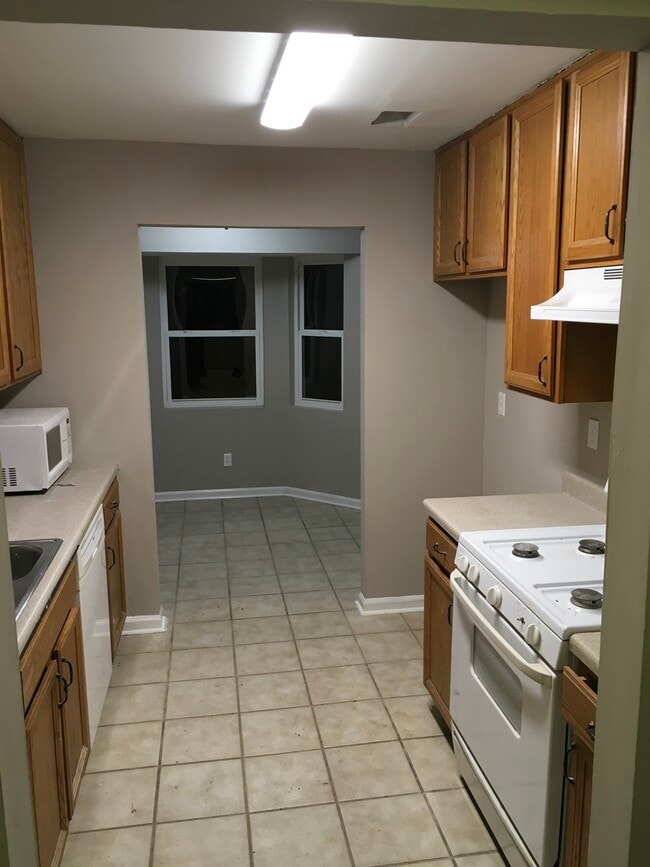 Building Photo - 110 Hillpine