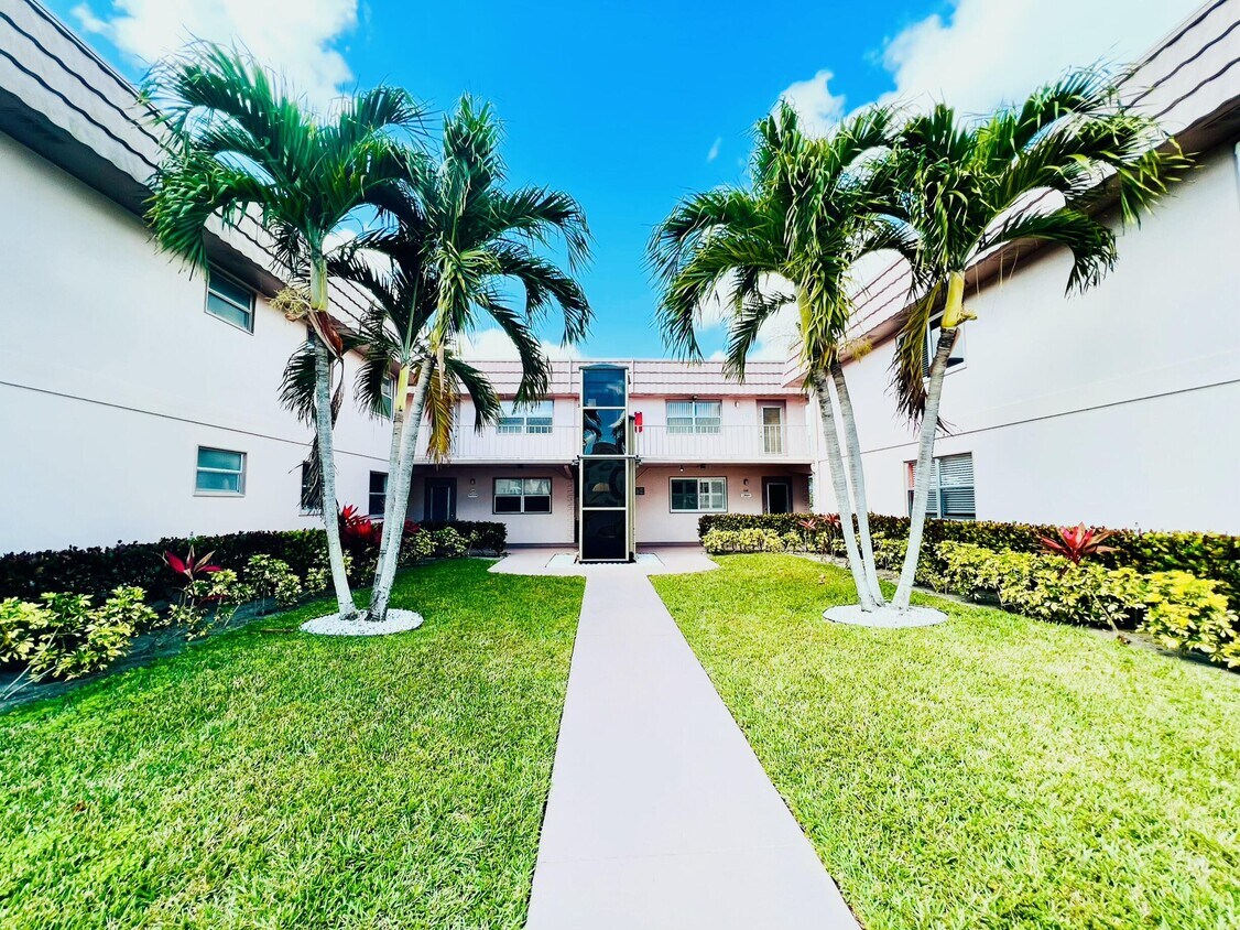 366 Saxony Ln, Delray Beach, FL 33446 Condo for Rent in Delray Beach