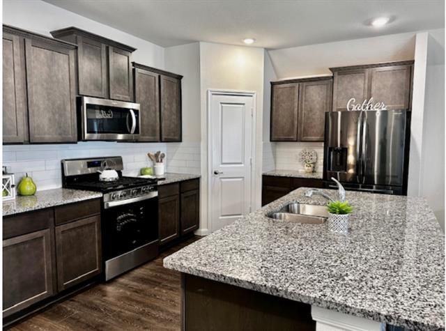 Foto principal - 711 Stampede Ln