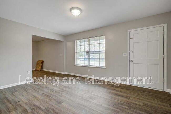 Foto del edificio - 1978 Holliday St