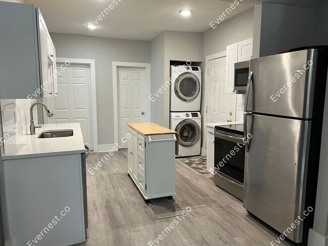 Foto del edificio - 1725 24th Ave N