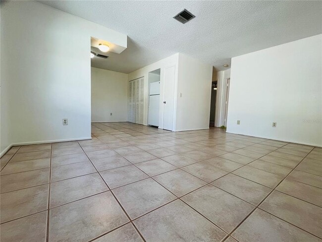 Foto del edificio - 15695 Waverly St