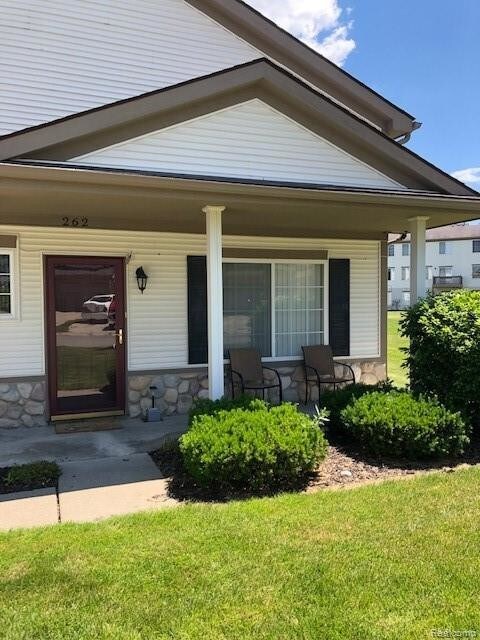 Building Photo - 262 Oak Ridge Dr