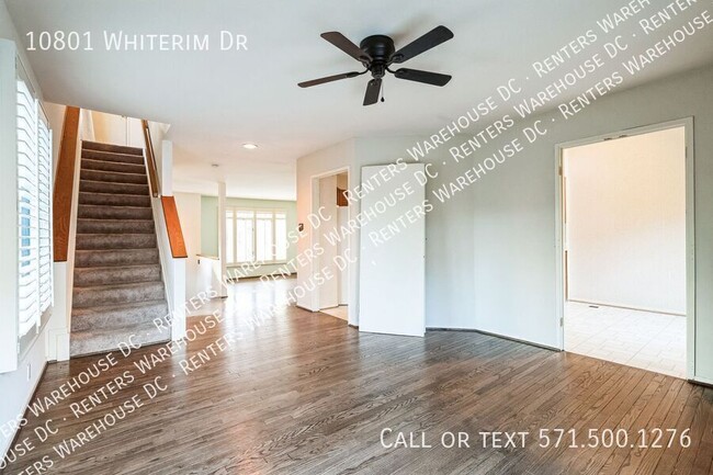 Building Photo - Welcome home to this light filled 2Bd/2Bth...