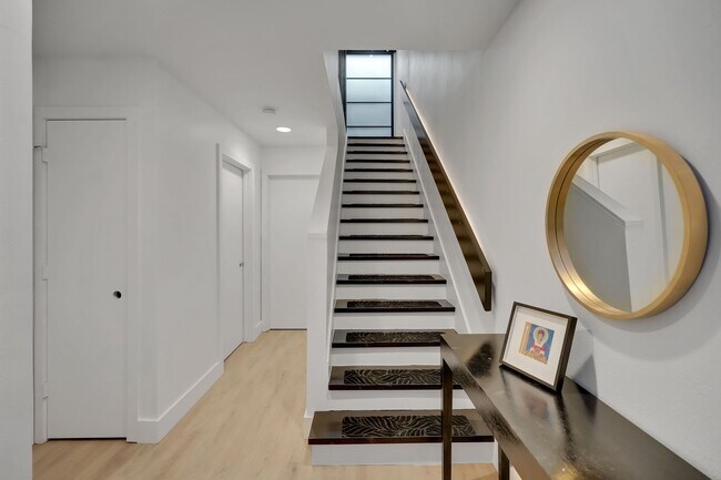 Foto del edificio - 2807 Jackson St