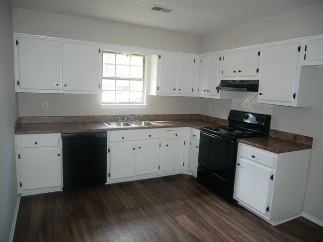 Building Photo - 3610 Carroll Dr