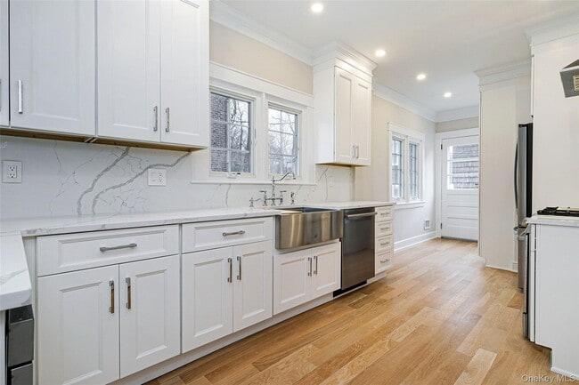 Building Photo - 38 Sagamore Rd