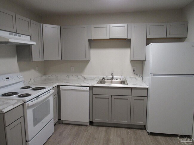 Foto del edificio - 9012 Bowman Ave