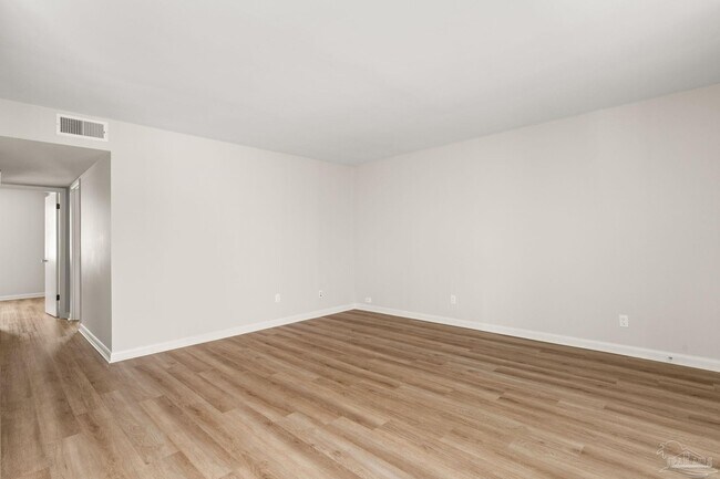 Foto del edificio - 75 Nightingale Ln