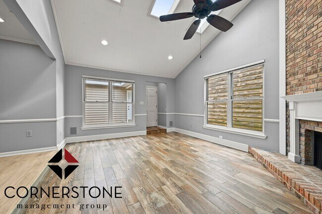 Foto del edificio - 3 bedroom home LOCATED OFF OF JONES CREEK ROAD!