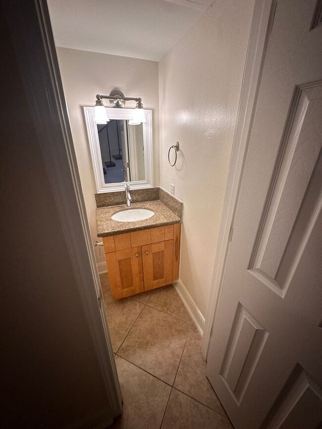 Building Photo - 3008 5th St