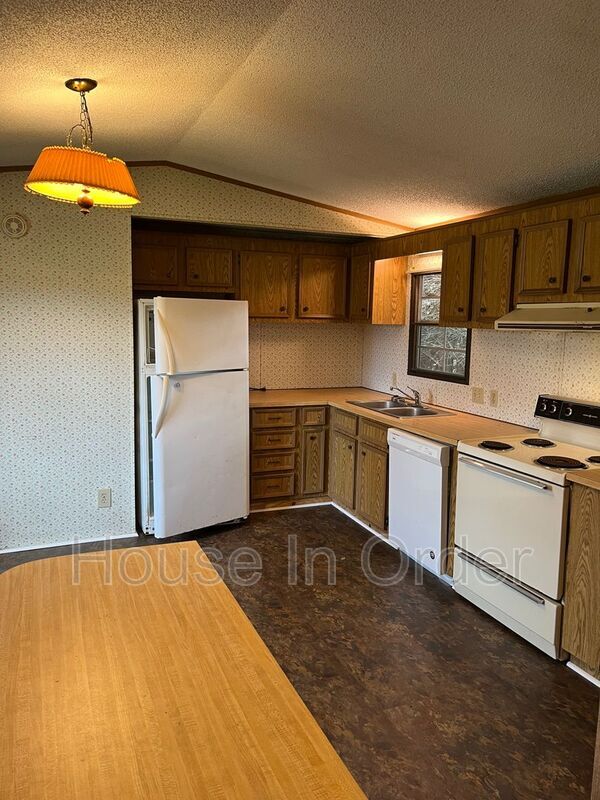 Photo - 193 Walter C Rd House