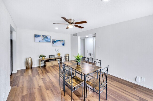 Foto del edificio - 1713 W Hazelwood St