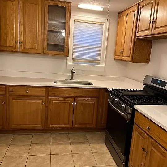 Building Photo - "Charming 3-Bedroom Home with Hardwood Elegance on Hanover Street, Aurora!"