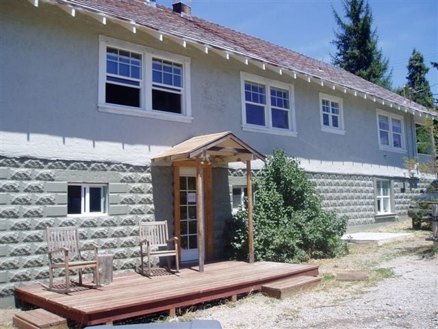 Primary Photo - 701 S Mt Shasta Blvd