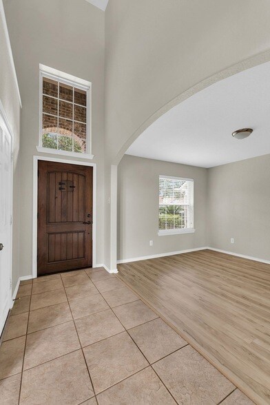 Foto del edificio - 16526 Whitaker Creek Dr