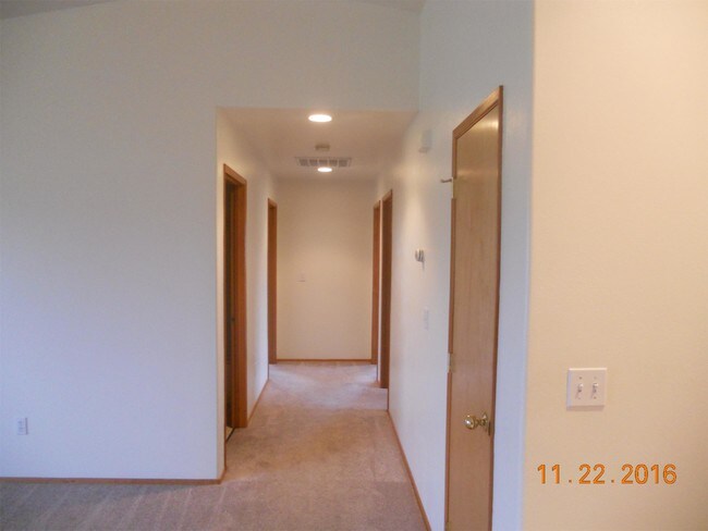 Building Photo - 705 Kittitas Hwy