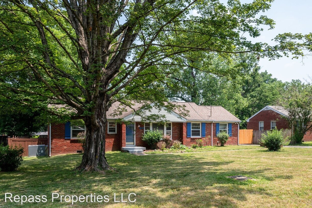 Foto principal - 3 br, 2 bath House - 303 Browning Road