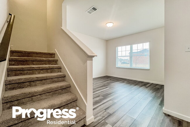 Building Photo - 830 Oakhurst Dr