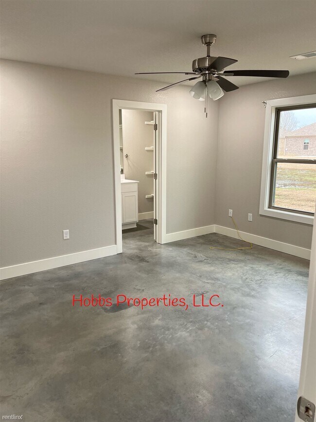 Building Photo - 4 br, 2 bath House - 15 Hidden Oak Dr