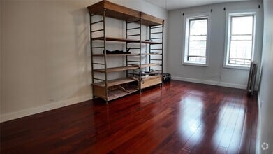 Building Photo - 712 W 175th St