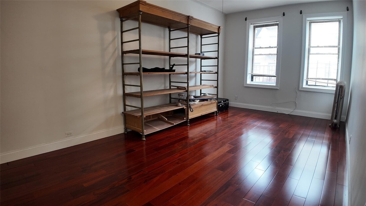 Primary Photo - 712 W 175th St
