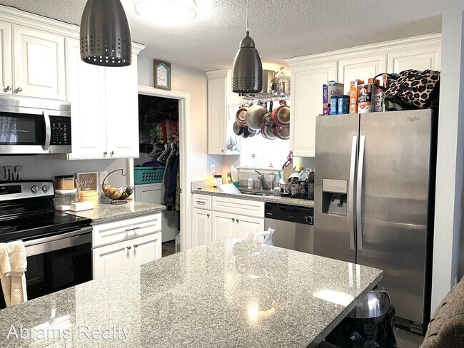Foto del edificio - 4 br, 2 bath House - 6817 Cedarwood Court