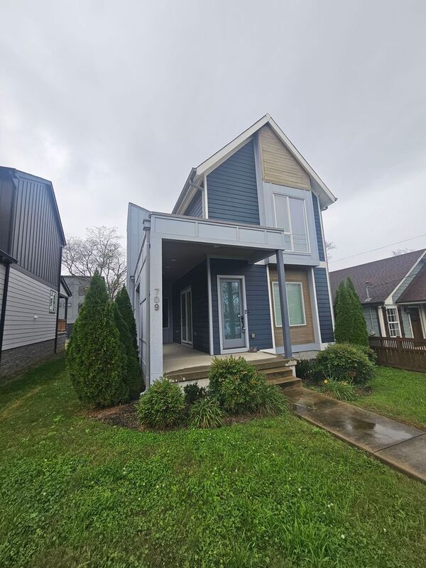 Building Photo - 709 28th Ave N