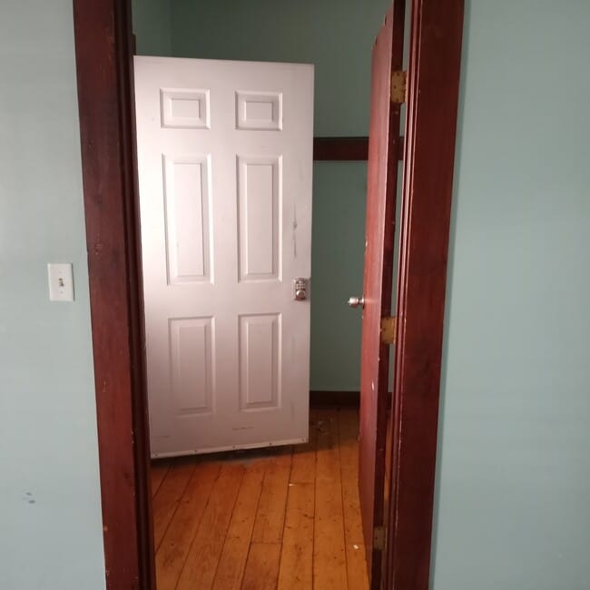 Building Photo - 25 Newcomb Pl