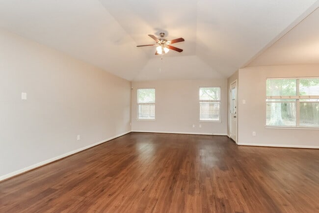 Building Photo - 9808 Woodhollow Dr