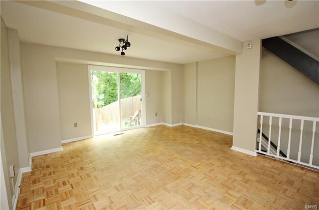 Building Photo - 4407 Heritage Dr