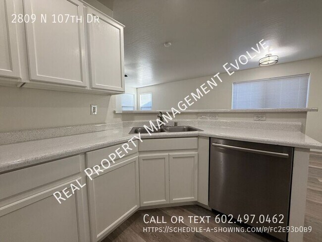 Foto del edificio - 2809 N 107th Dr