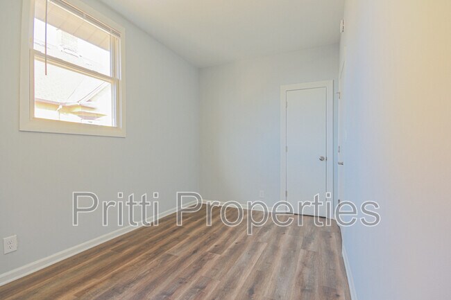 Foto del edificio - 7432 S Maryland Ave