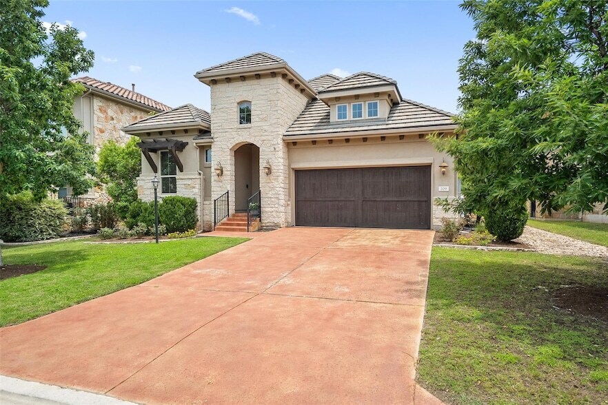 Photo - 209 Maxwell Way