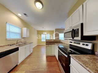 Foto del edificio - 215 Windsong Dr