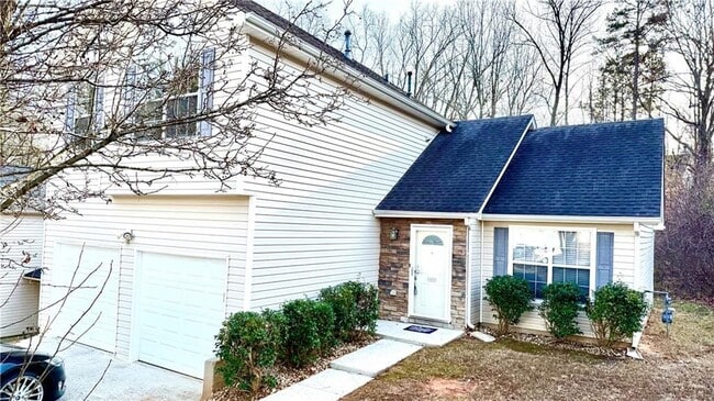 Building Photo - 2945 Highland Hill Pkwy