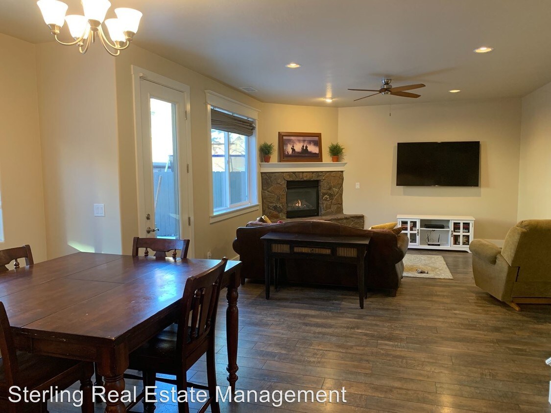 Building Photo - 3 br, 2.5 bath House - 2915 W Presidio Drive