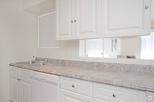 1BR, 1BA - 4578 SF - Resort on 27th