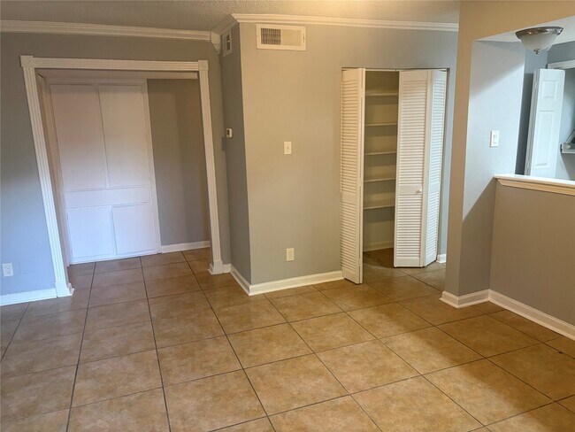 Foto del edificio - 5628 Birchmont Dr