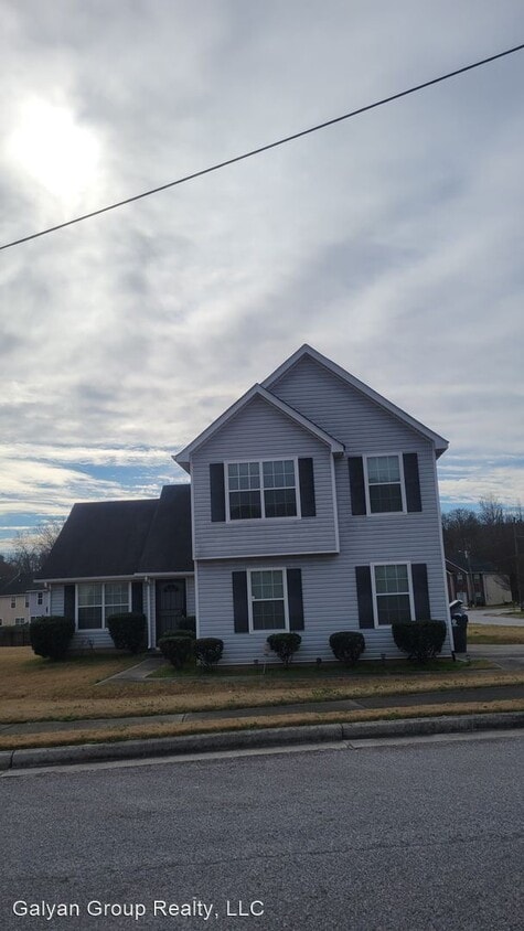 Primary Photo - 3 br, 2.5 bath House - 3459 Bench Avenue