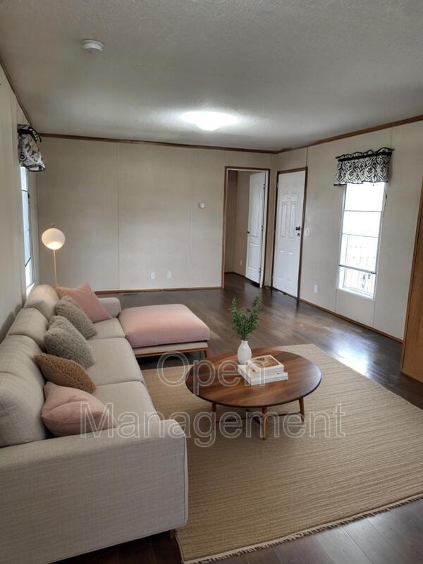 Primary Photo - 3510 Bluegrass Park Dr