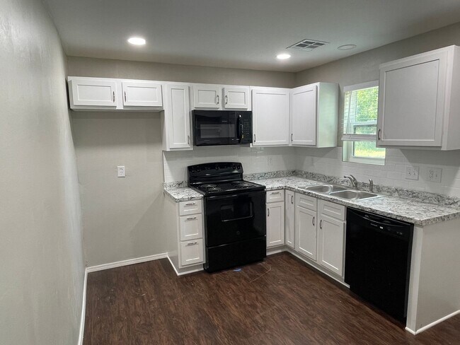 Foto del edificio - FULLY REMODELED 3 Bed Home in NW OKC