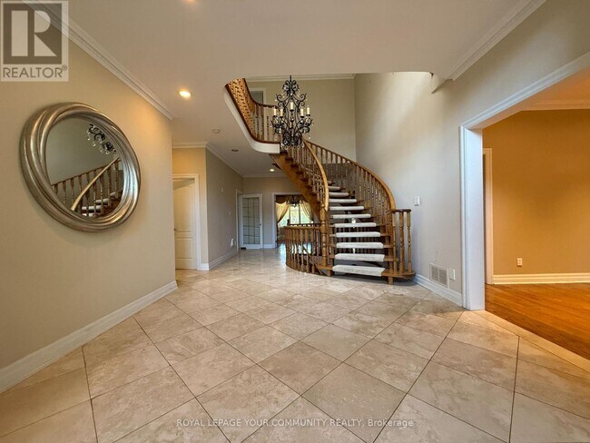 Photo du bâtiment - 3770 Bathurst St