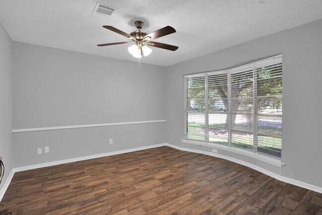 Foto del edificio - 9611 Huntington Hill Dr