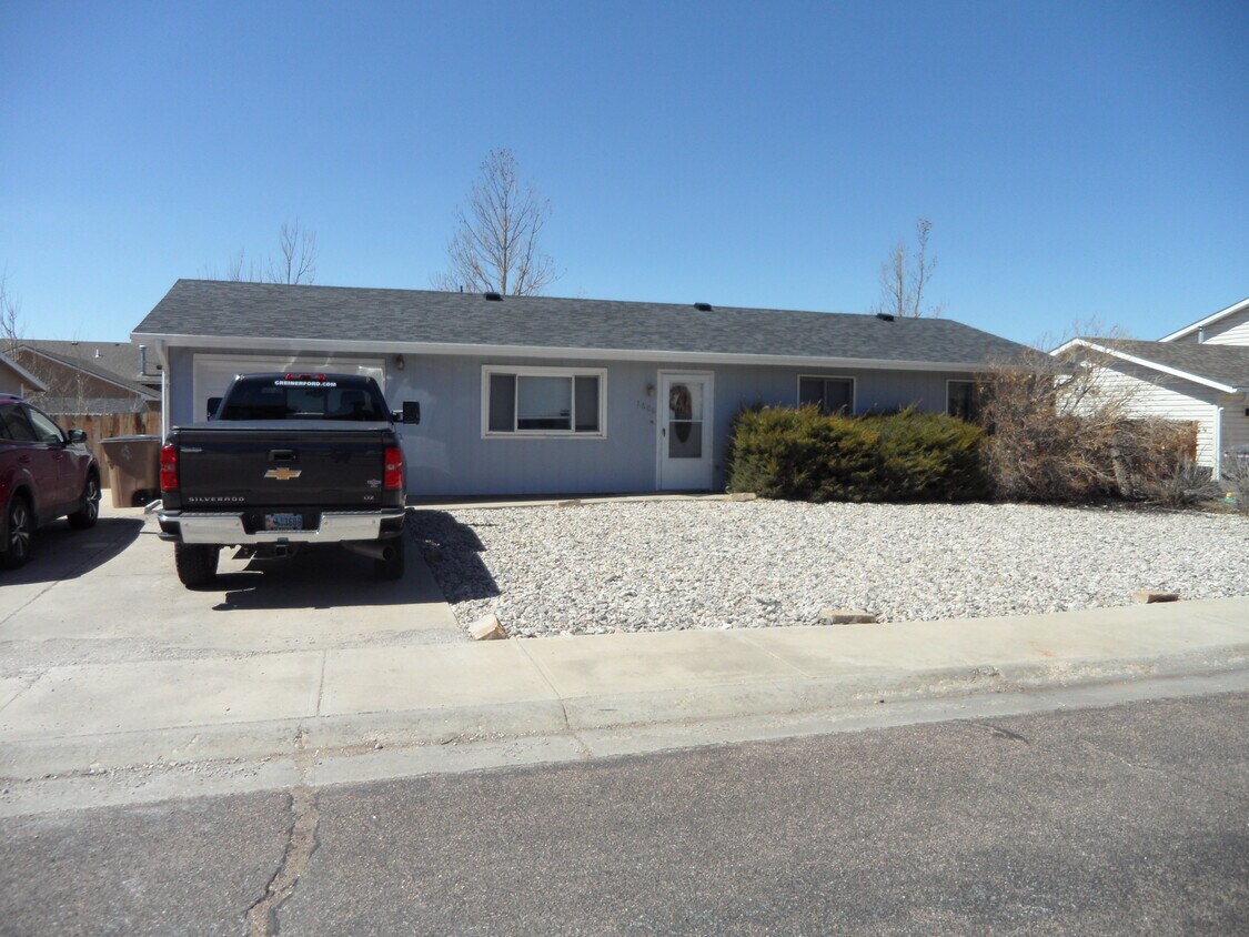 1606 Palomino Dr, Laramie, WY 82070 House Rental in Laramie, WY