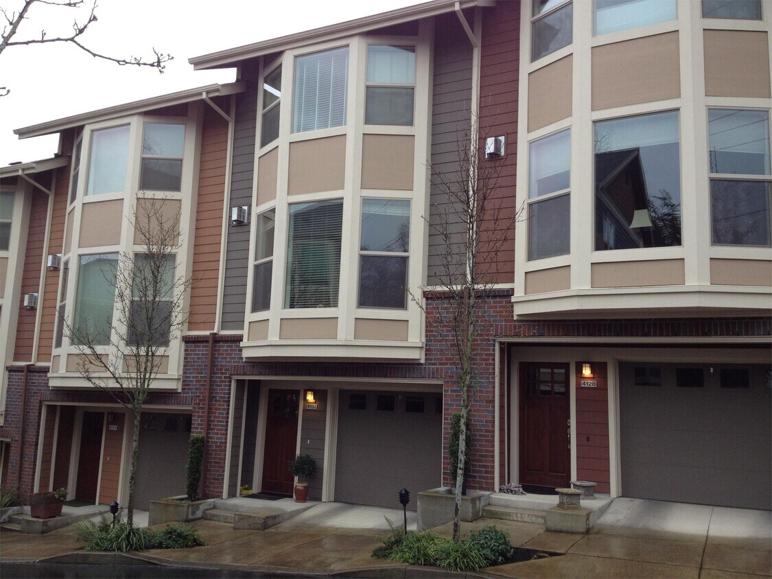 4132 SW Corbett Ave, Portland, OR 97239 House Rental in Portland, OR