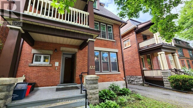 Photo du bâtiment - 122-122 Fourth Ave