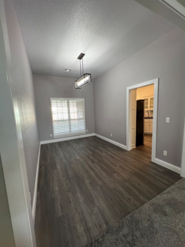 Building Photo - 17604 Wain Bridge Ave